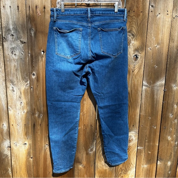 LOFT Denim Curvy Skinny Crop Jeans - Picture 2 of 5